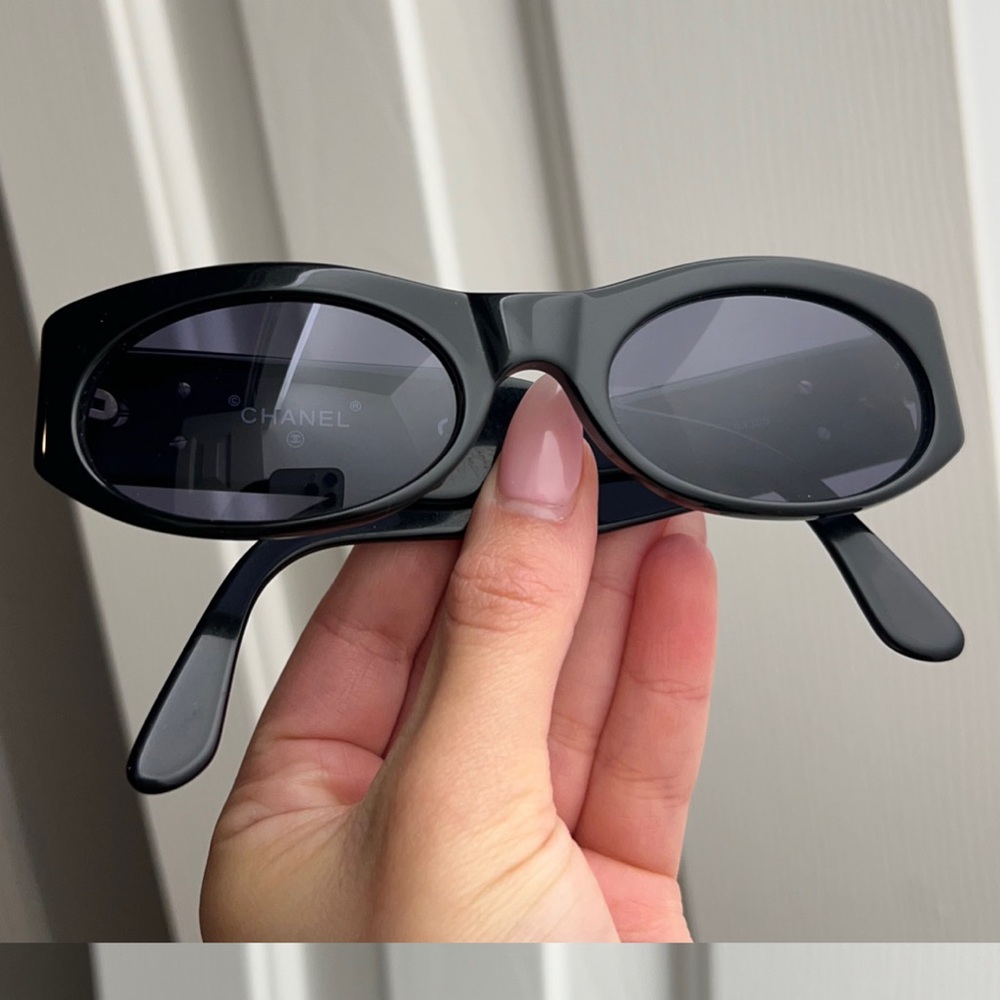 CHANEL Black Sunglasses with gold Logo
